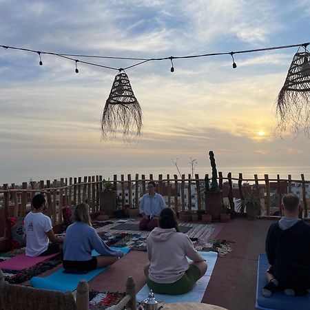 Berber Waves Surf House Hostel Tamraght ภายนอก รูปภาพ