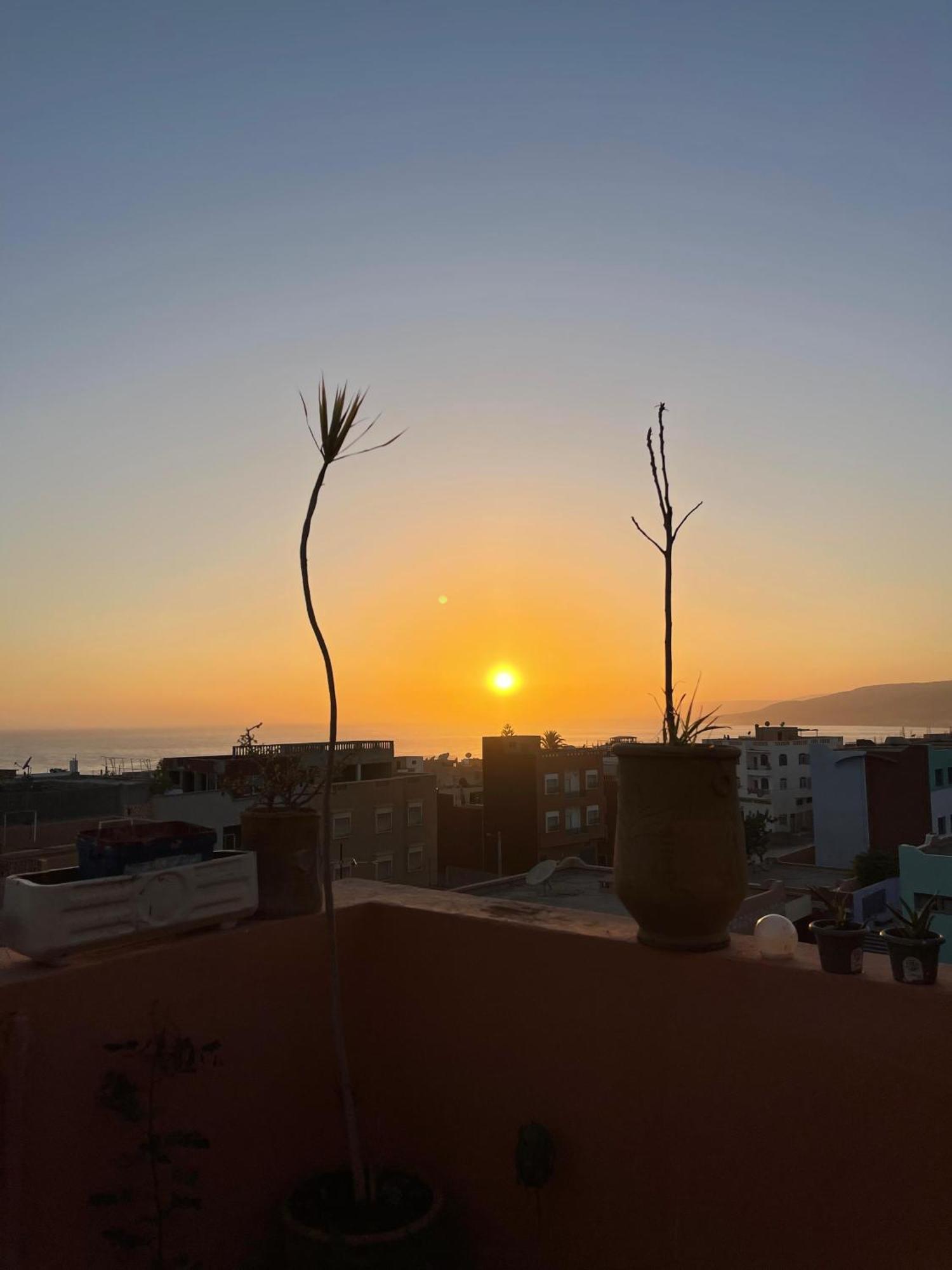 Berber Waves Surf House Hostel Tamraght ภายนอก รูปภาพ