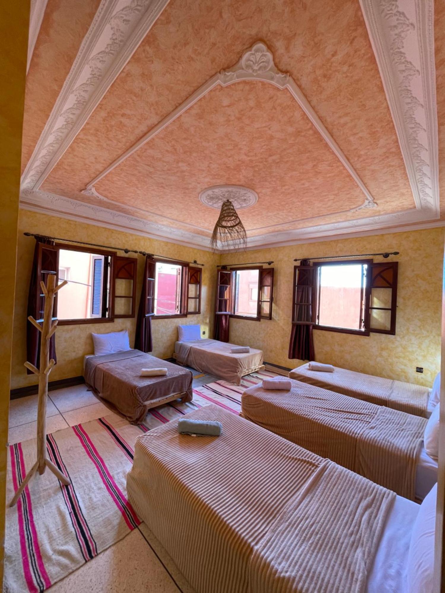 Berber Waves Surf House Hostel Tamraght ภายนอก รูปภาพ