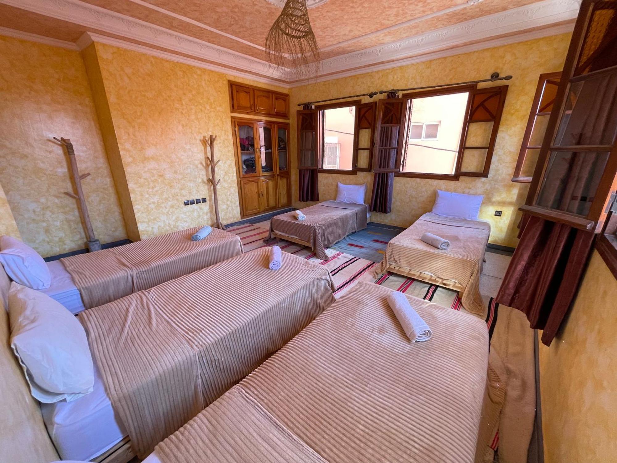 Berber Waves Surf House Hostel Tamraght ภายนอก รูปภาพ