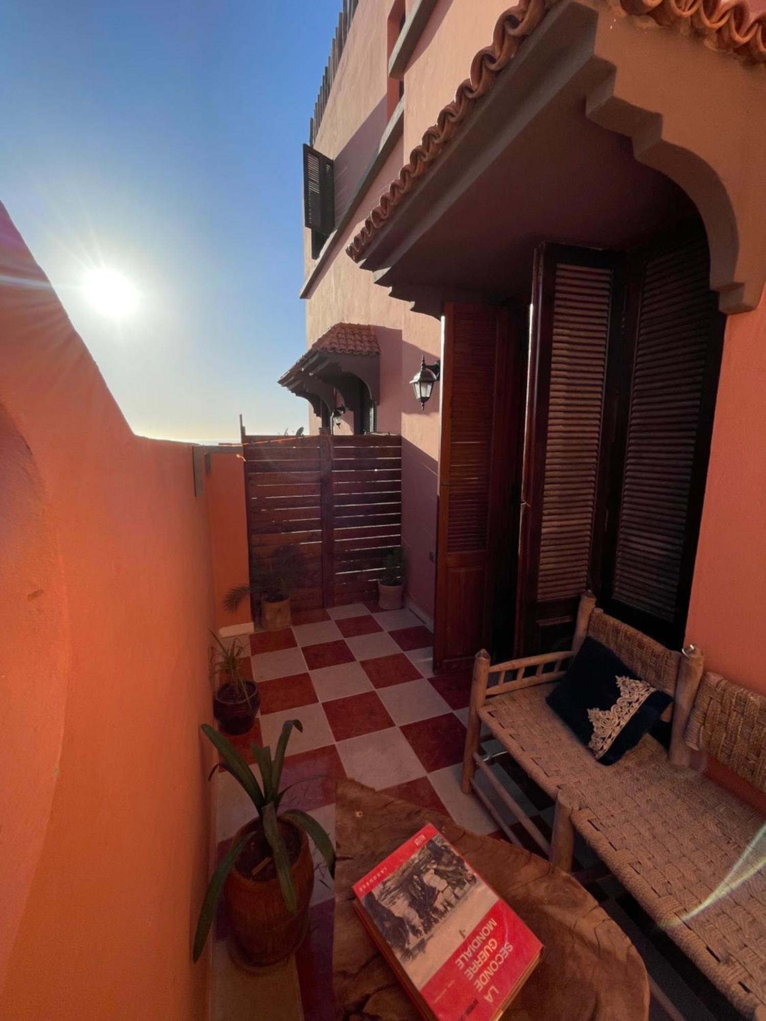 Berber Waves Surf House Hostel Tamraght ภายนอก รูปภาพ