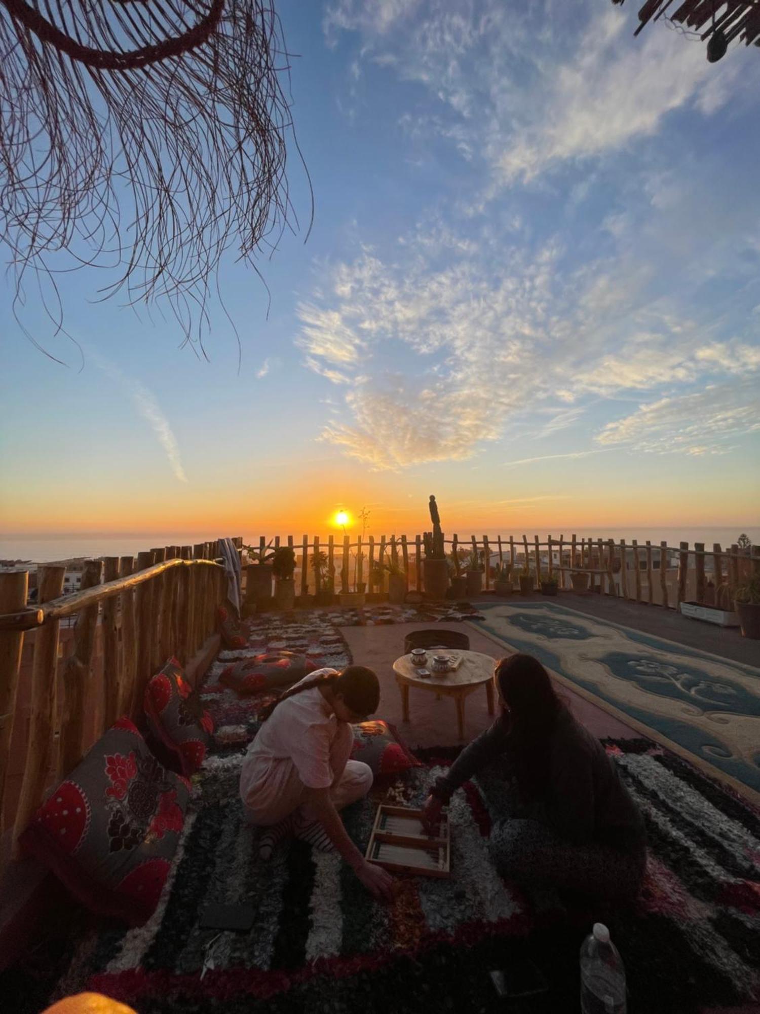 Berber Waves Surf House Hostel Tamraght ภายนอก รูปภาพ