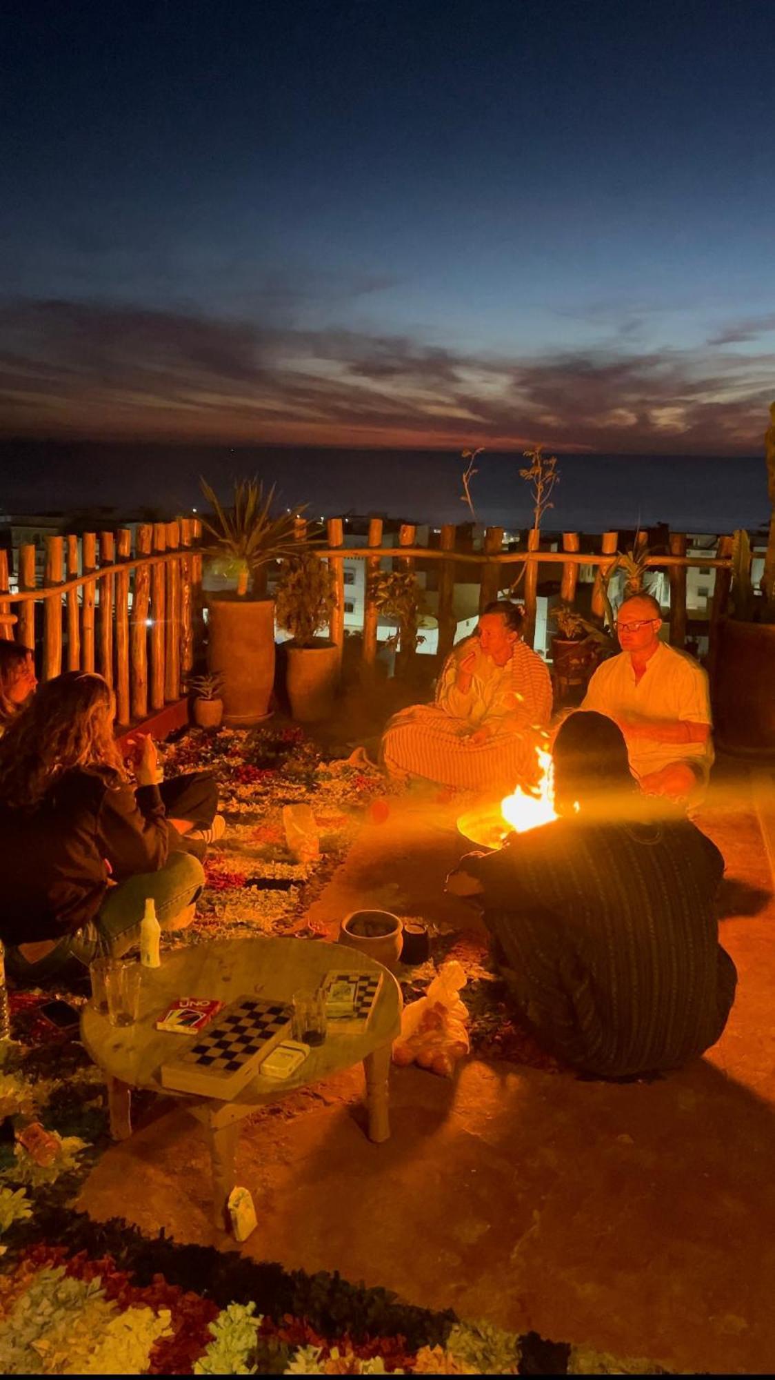 Berber Waves Surf House Hostel Tamraght ภายนอก รูปภาพ