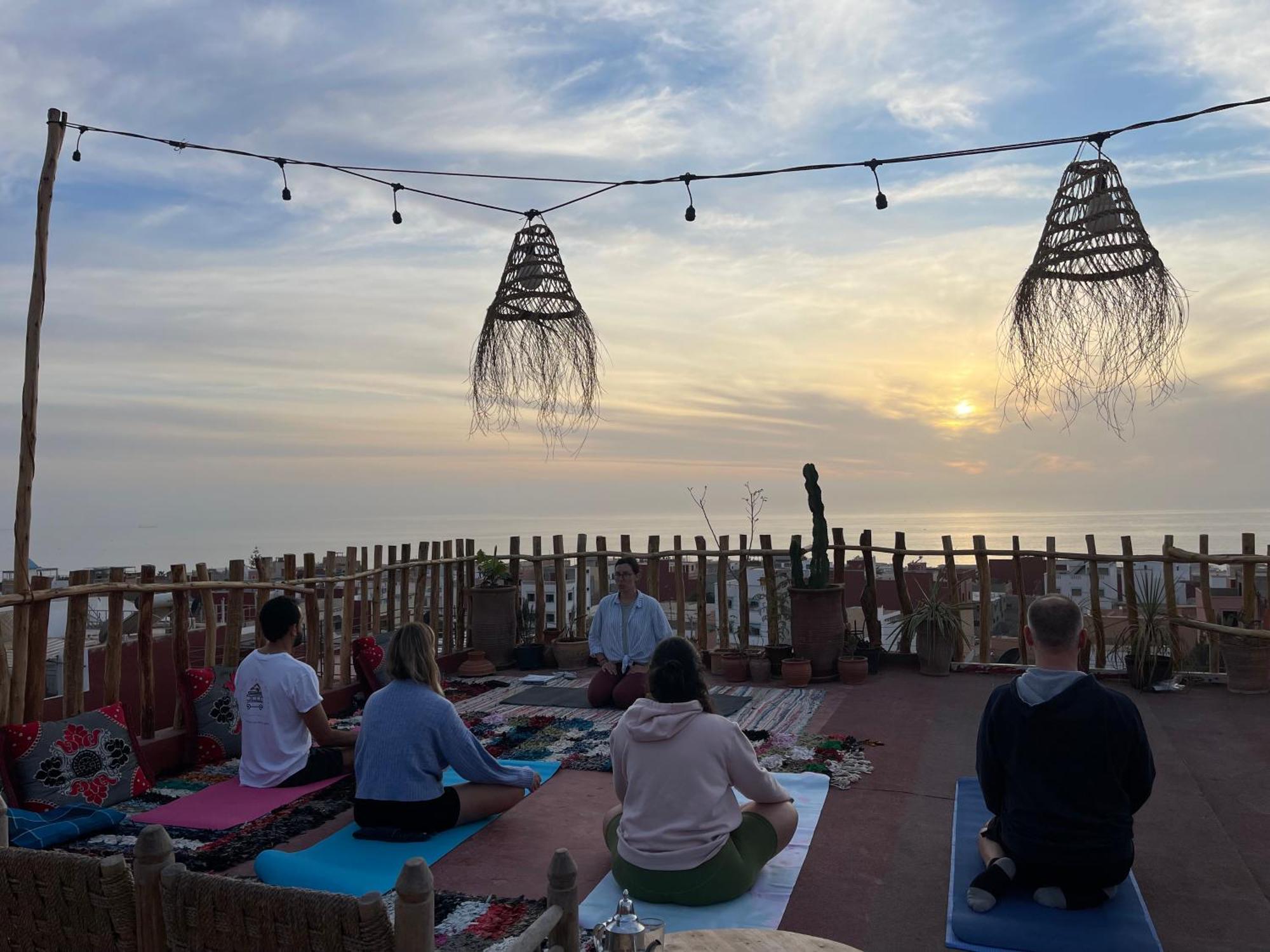 Berber Waves Surf House Hostel Tamraght ภายนอก รูปภาพ